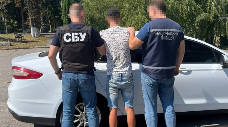 Правоохоронці затримали мешканця Уманщини, який підпалював військові авто на замовлення росіян