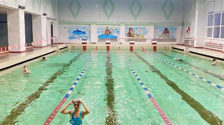 У Південноукраїнську запрошують відвідати басейн «Нептун»: працює навіть за відсутності світла