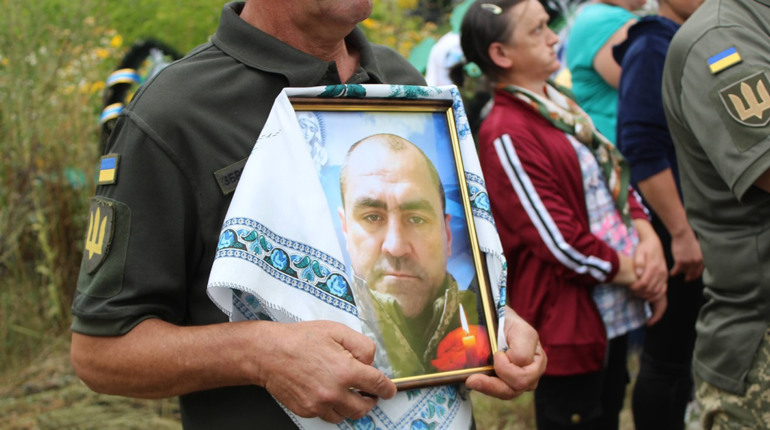 У Блистові попрощалися із полеглим Захисником Анатолієм Капустіним