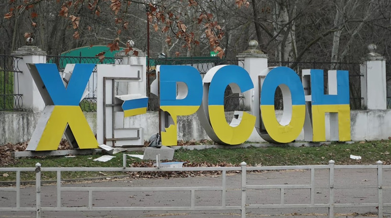 Уночі в Херсоні пролунали вибухи: що відомо