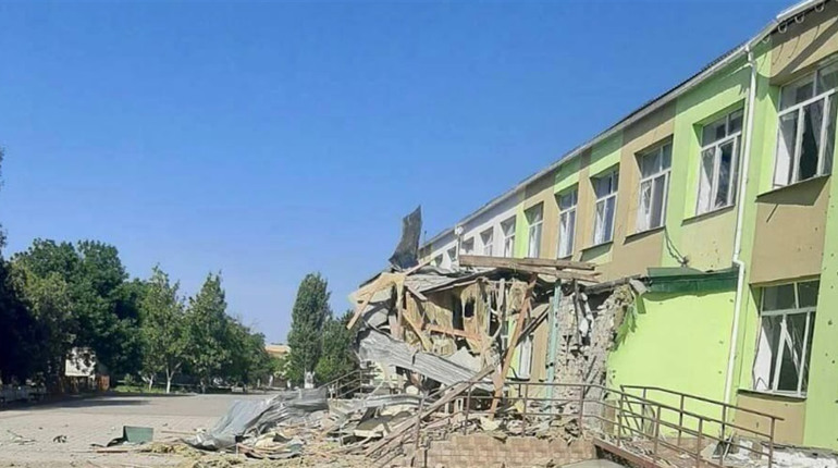 На Херсонщині через ворожі обстріли пошкоджені 15 будинків, 4 людини дістали поранення