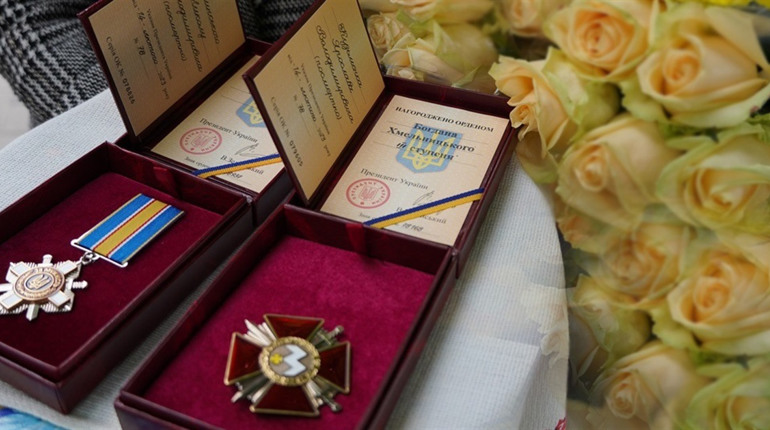 Родинам захисників Миколи Перчинського та Ярослава Кузьменка вручили державні нагороди