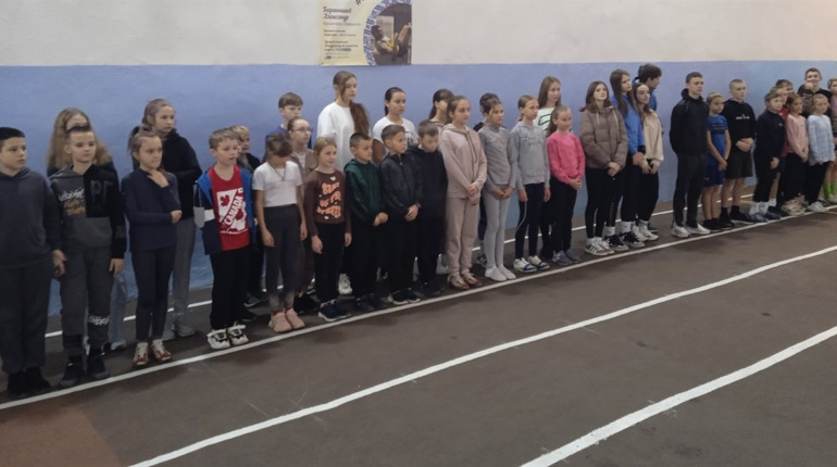 Пів сотні хлопців та дівчат взяли участь у чемпіонаті Старокостянтинівської спортивної школи