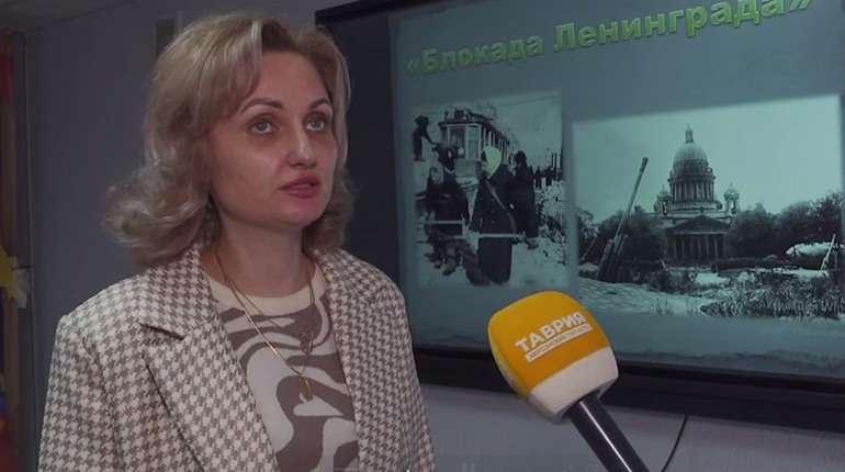 Після “селфі” з картонним Путіним колаборантка Наталія Василенко очолила школу у Верхніх Сірогозах