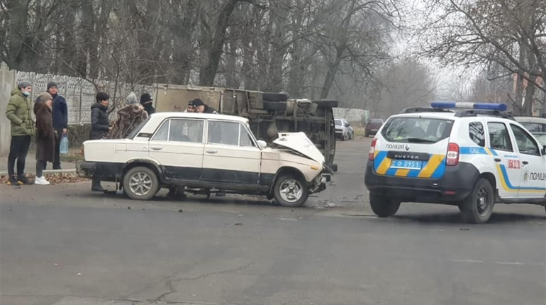 У Херсоні з різницею у хвилину сталося дві ДТП