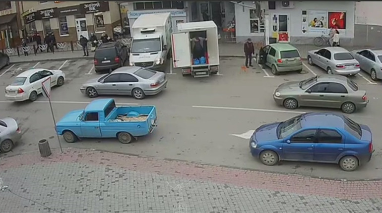Конфлікт на дорозі у центрі Біляївки закінчився складанням протоколу на водія
