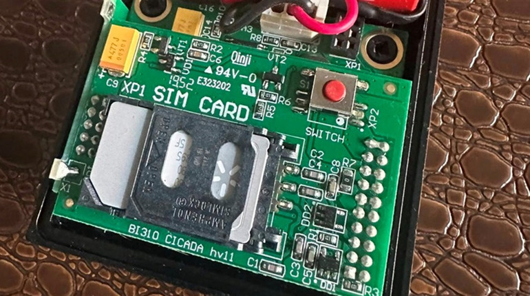 Депутат облради з Каховки заявив про “жучок” у своїй машині після критики "95 кварталу"