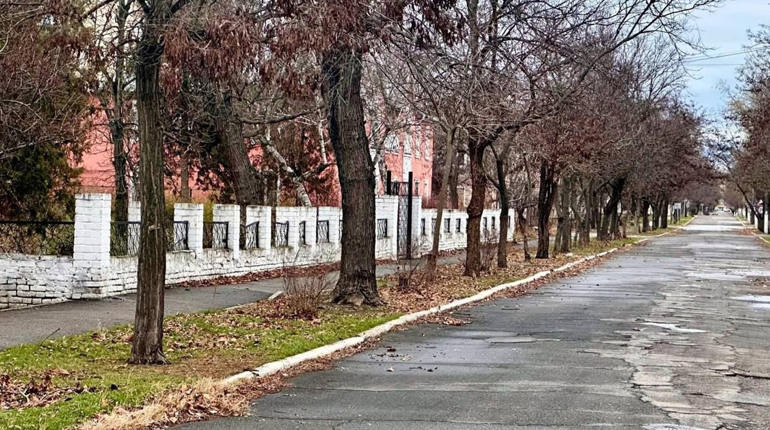 Нова Каховка під обстрілами: руйнування і постраждалі