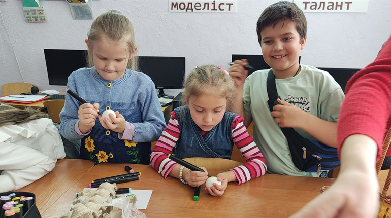 «Традиції Великодня»: гуртківці у Первомайську змагалися у пізнавальному квесті