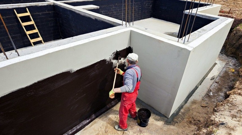 Обмазувальні системи: що таке рідка гідроізоляція і де вона працює