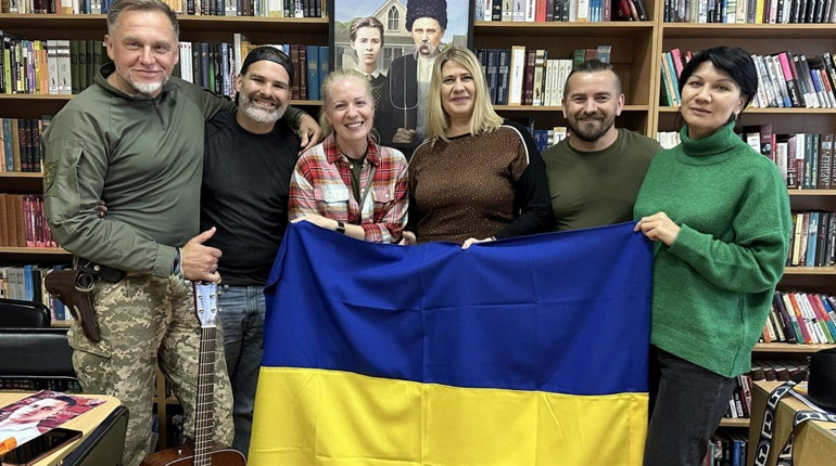 Херсон відвідала американсько-українська співачка Брія Блессінґ