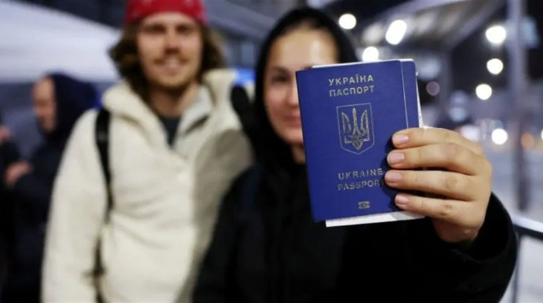 Зеленський підписав закон про множинне громадянство: що це означає для городоччан
