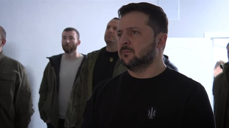 Володимир Зеленський разом з міністром оборони неочікувано відвідали Херсон