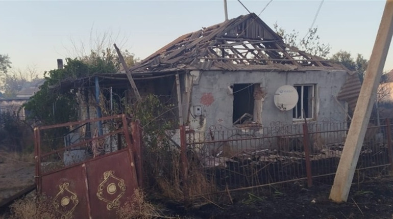 Зранку окупанти атакували з авіації Інгулець: постраждали троє жінок і 3-річна дівчинка