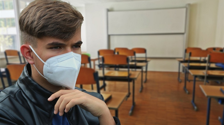 З початку навчального року на COVID захворіли 5215 школярів, за добу — 313 дітей, а що на Запоріжжі?