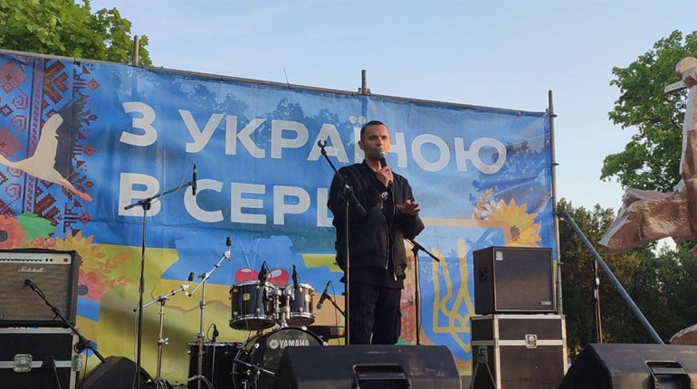 «Кохання чи біль»: музикант із Первомайська випустив свій перший альбом