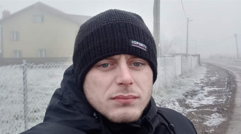 Денис Савчук мріяв стати кухарем, а довелося взяти до рук зброю і стати на захист Вітчизни