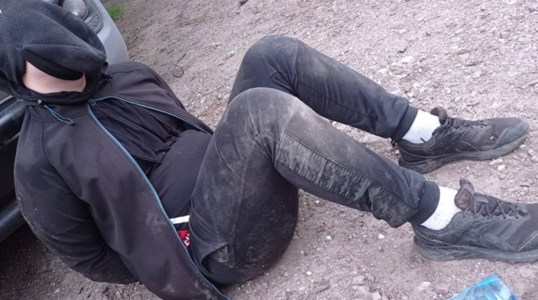 20-річний житель Шостки підпалив три автівки військових ЗСУ