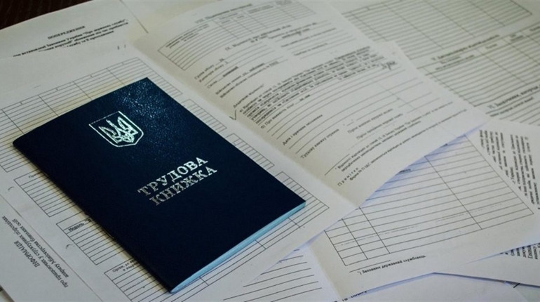 Хто не платить податки – забирає у громади майже 33 мільйони гривень!