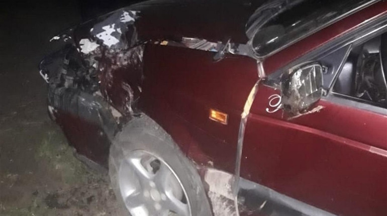 У Зеленеві на Кіцманщині авто з’їхало у кювет, водій не впорався з керуванням