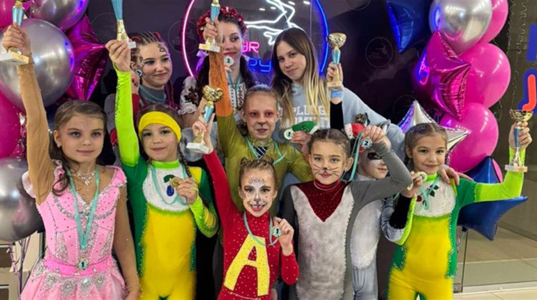 Повітряні гімнастики з Глухова здобули перемоги на всеукраїнському рівні