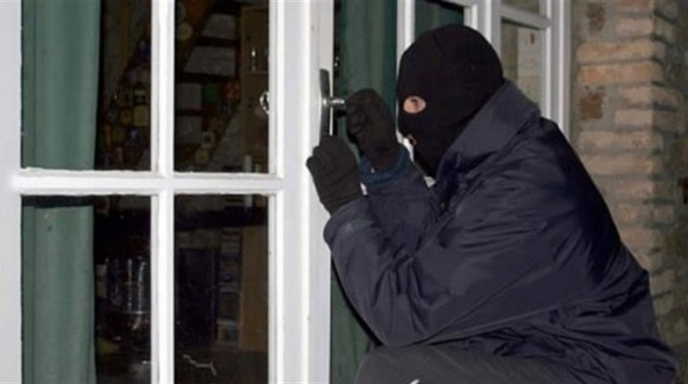 У Новограді парубка засудили до 7 років позбавлення волі за грабіж сусідки
