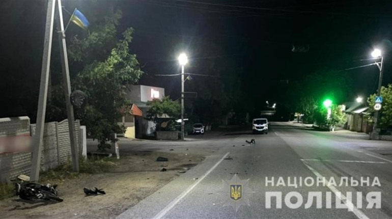 Смертельна аварія у Великому Дальнику: тягач не пропустив мопедиста