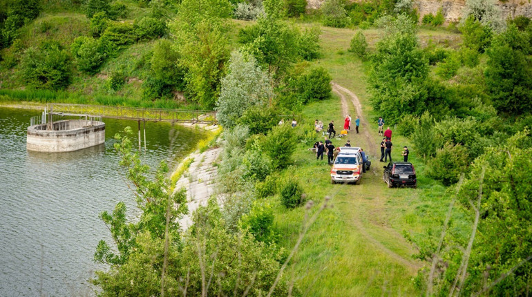 Трагедія на воді: на Ярмолинеччині у місцевій водоймі потонули двоє підлітків