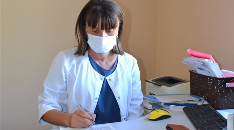 Що робити, якщо підозрюєте у себе коронавірус? Розповідає сімейна лікарка з Троїцького