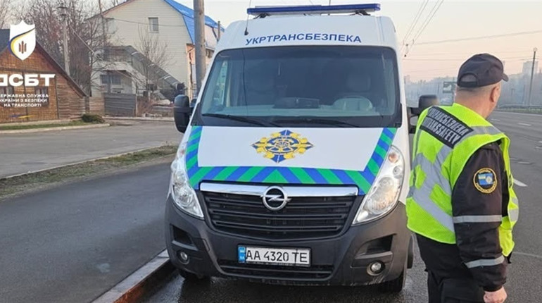 На Київщині посилили контроль за вагою вантажівок: на дорогах працюватимуть 30 екіпажів