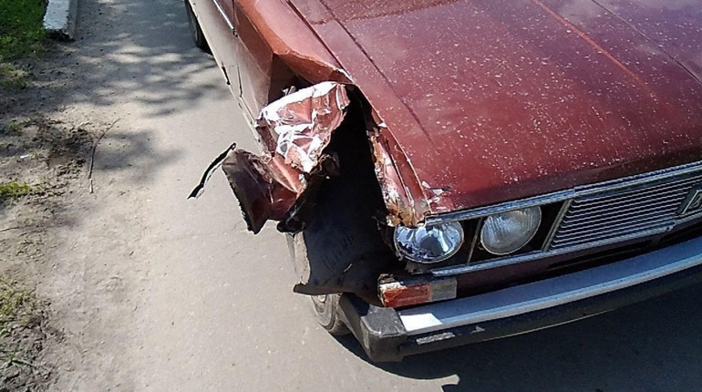 На вулиці Сосюри у Сватовому зіткнулися два легкових авто