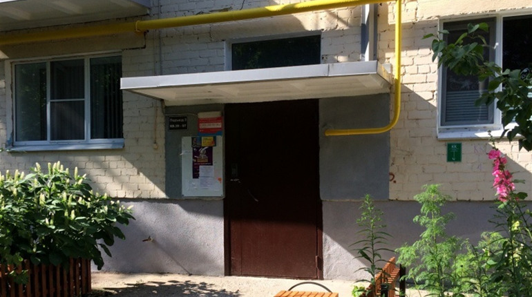 В Попасній планують встановити металеві двері в під’їздах будинків: дізнались де і скільки