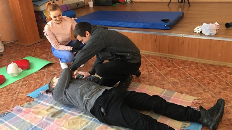 Азам першої домедичної допомоги навчають у шосткинському коледжі