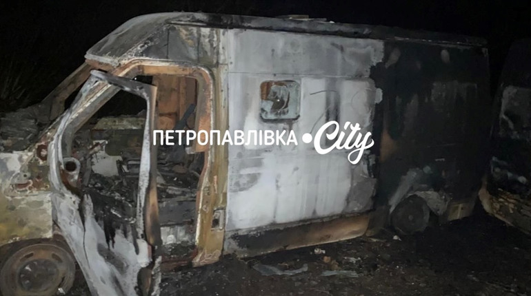 Петропавлівка під ударом ворожого БпЛА: згоріло авто