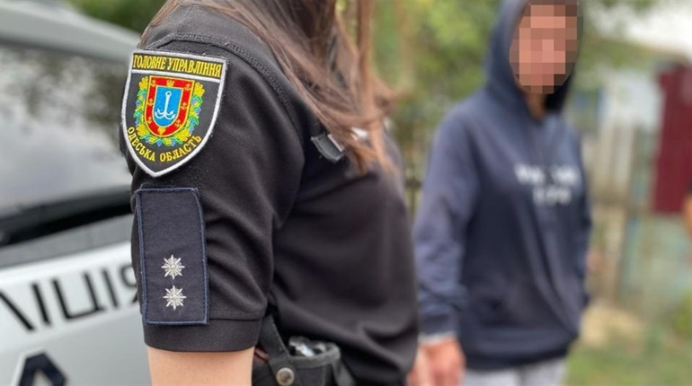 Ножем у спину: мешканку Біляївської громади підозрюють у вбивстві чоловіка