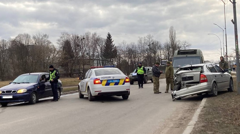 У Переяславі внаслідок ДТП постраждали жінка та дитина: хроніка поліції 19 лютого