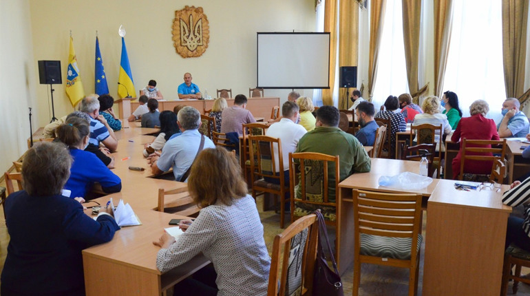 У школах Чортківської міської громади навчальний рік розпочнеться дистанційно