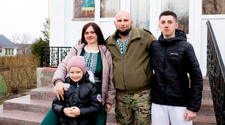 Що допомагає зберігати стосунки, коли війна розлучає? Історія родини із Первомайська