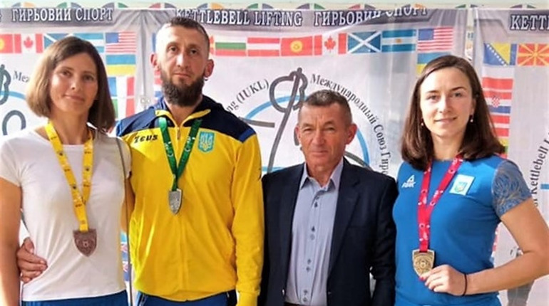 Золото, срібло, бронза та вихід до Чемпіонату світу: які перемоги здобули гирьовики Сарненщини