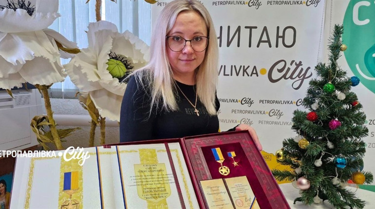 Нагороди, прапори і голос у повідомленнях: життя після втрати