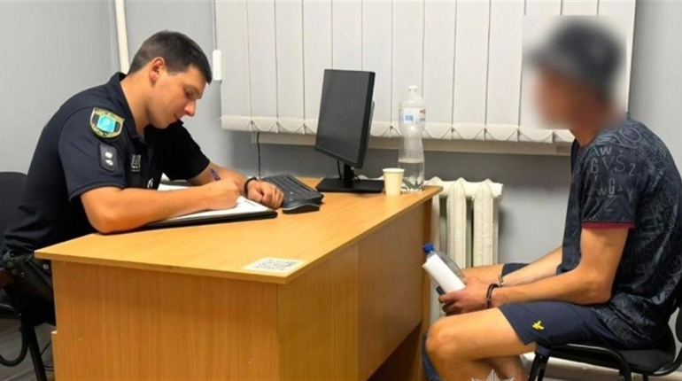 Двох жителів Тростянця підозрюють у збуті наркотиків та психотропів