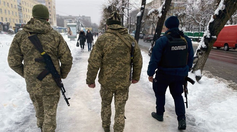 На вулицях та автошляхах Житомирщини поліція збільшила кількість патрулів