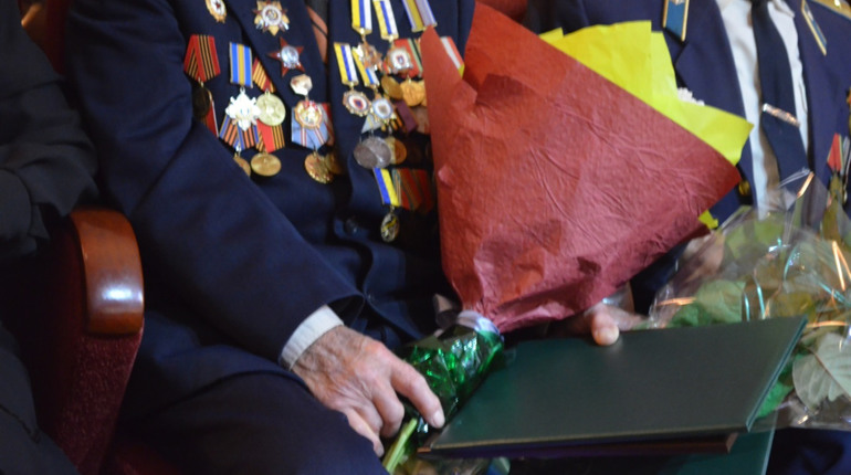 Післямова свята: кого нагородили до Дня захисника України, а кому зал аплодував, стоячи