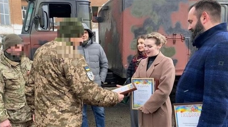 Представники районної та місцевої влади отримали подяки від захисників України