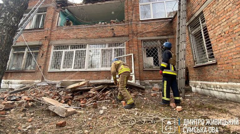 російські військові в Білопіллі вбили дитину. А також зруйнували частину лікарні