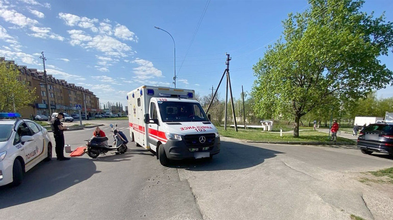 У Нетішині в ДТП травмувався 72-річний мопедист