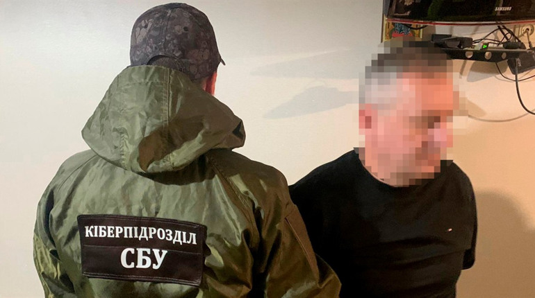 На Буковині СБУ викрила на хабарі місцевого депутата від забороненої партії ОПЗЖ