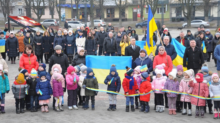 День єднання у Червонограді відзначили спільним виконання Державного Гімну України