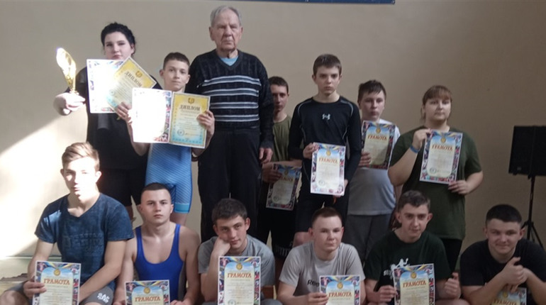 Первомайські важкоатлетки перемогли у командній першості обласних змагань