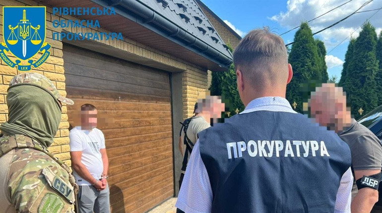 За оптовий продаж бурштину судитимуть спільників із Сарненського району